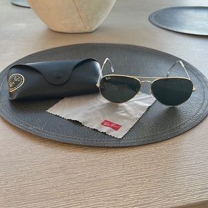 Ray-Ban Aviator Sunglasses  (RB3026 Aviator Large Metal II)